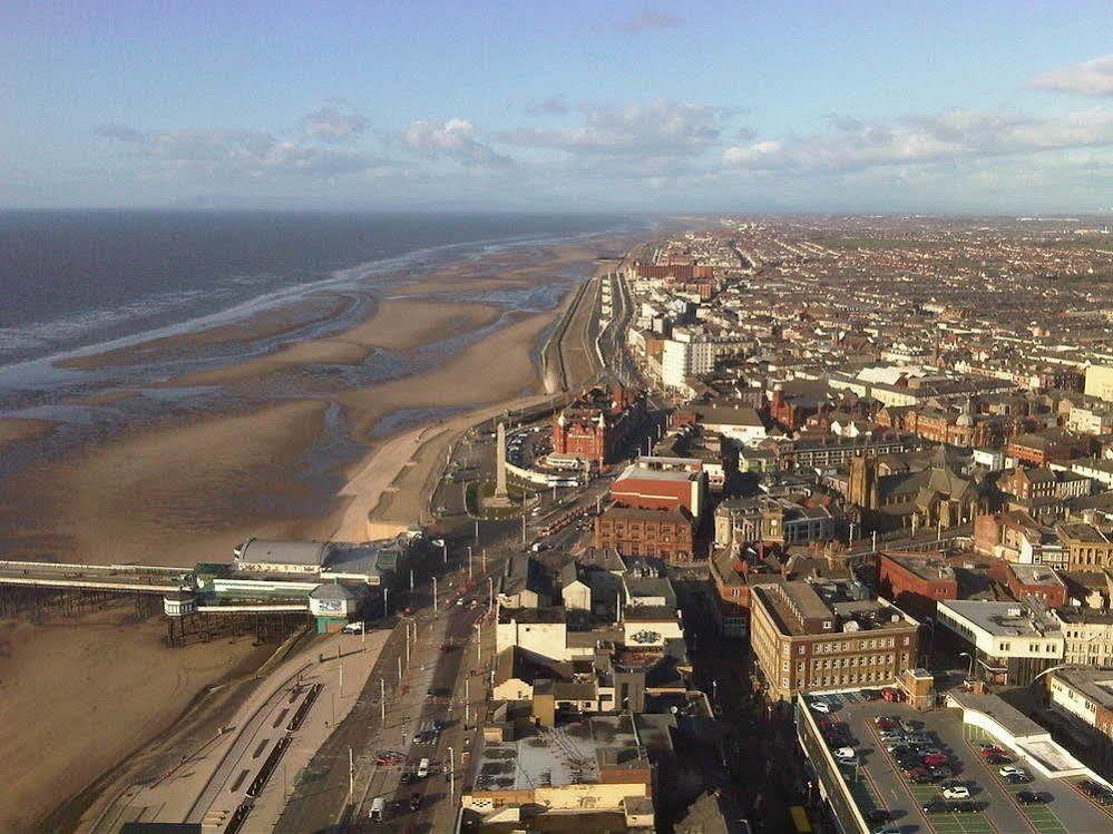 Bed and Breakfast The Coast Blackpool Exterior foto